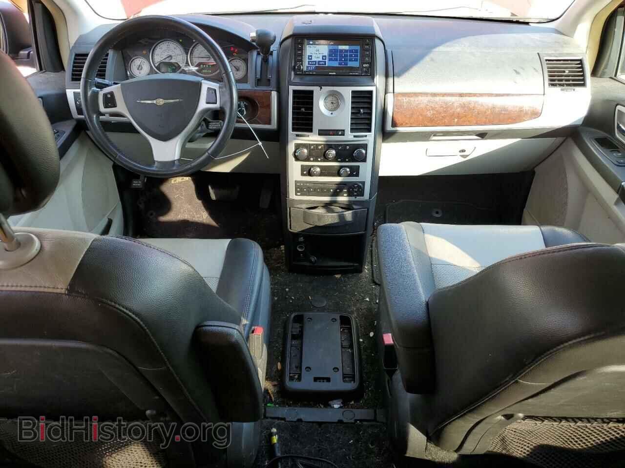 2010 CHRYSLER MINIVAN - VIN: 2A4RR8DXXAR451635 - Фото 8
