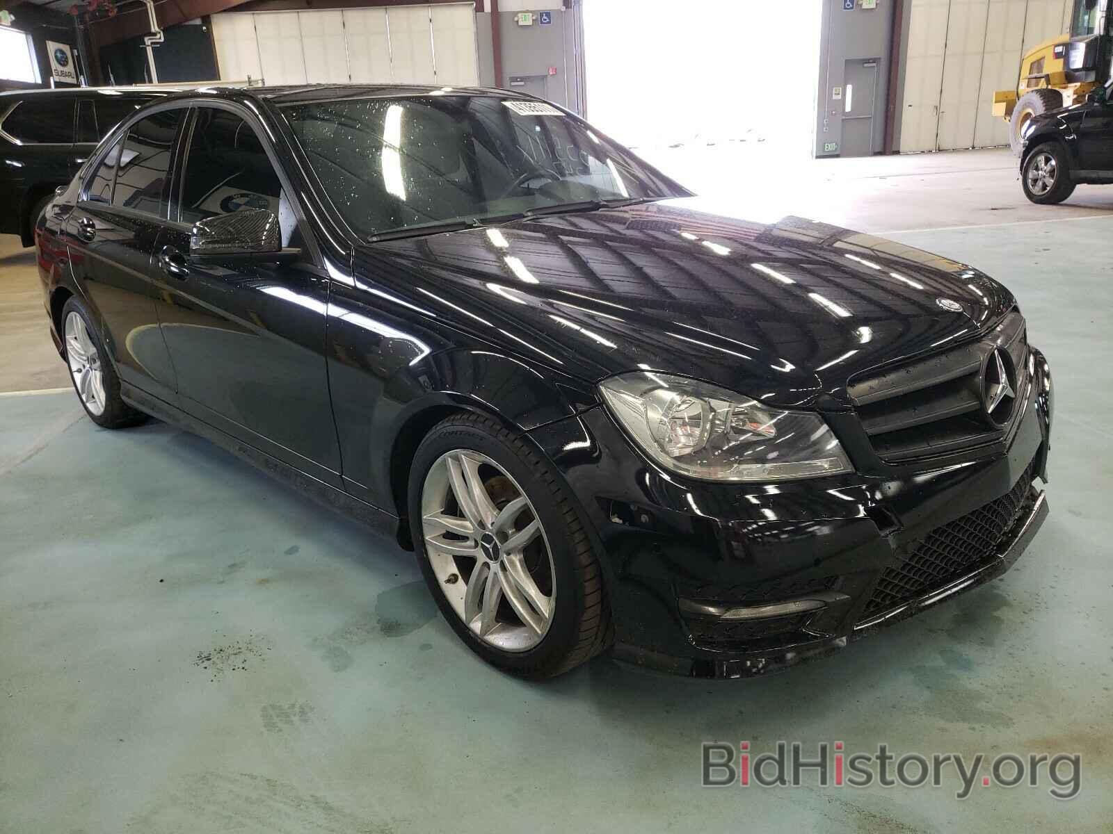 Photo WDDGF4HB8DR266190 - MERCEDES-BENZ C CLASS 2013