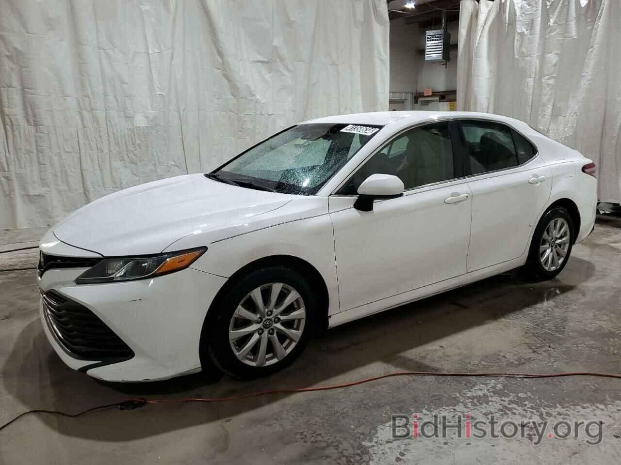 Photo 4T1B11HK7JU617807 - TOYOTA CAMRY 2018