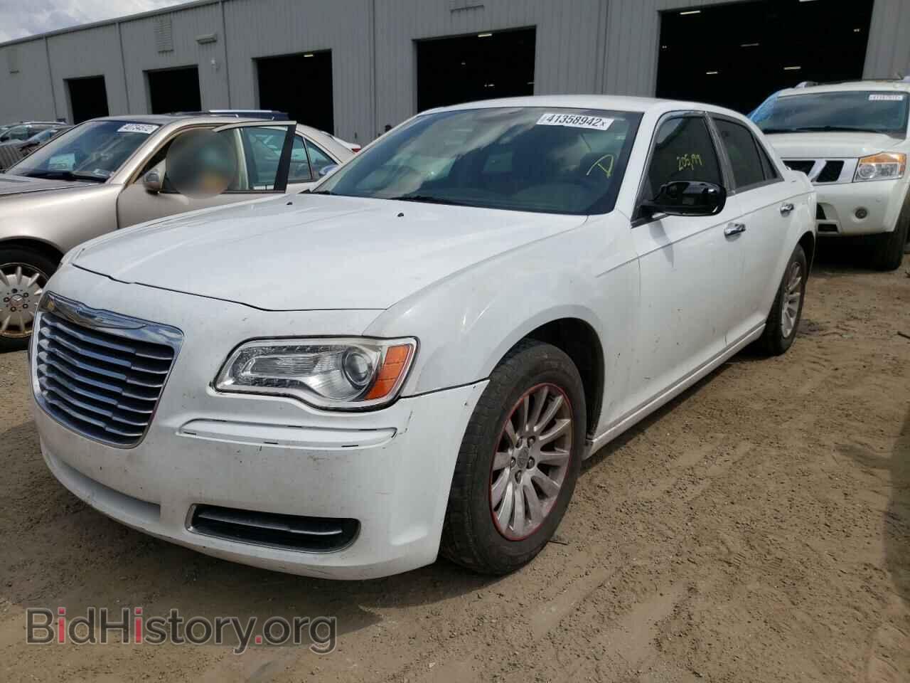 2012 CHRYSLER 300 - VIN: 2C3CCAAG1CH142349 - Photo 2