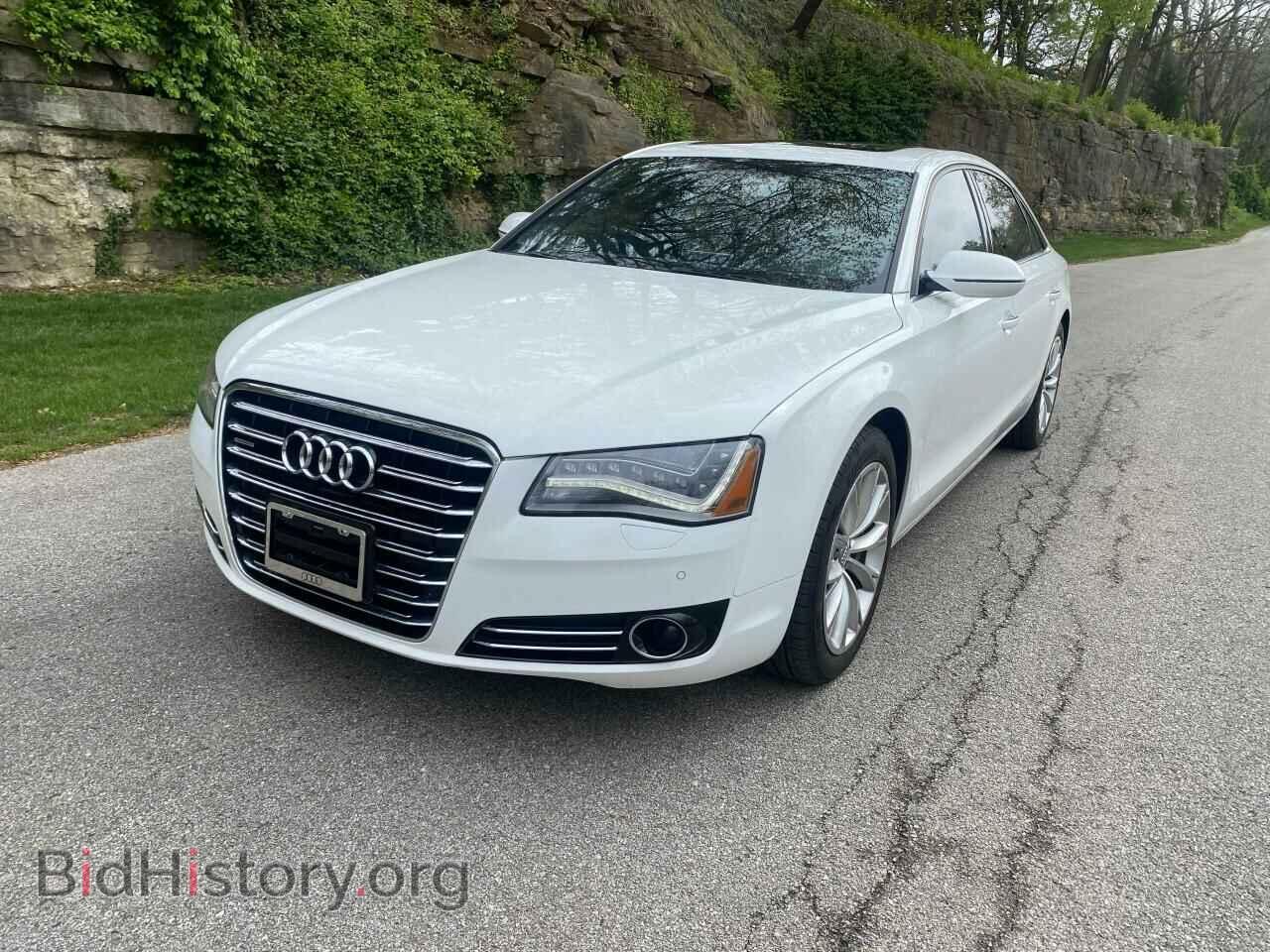 2011 AUDI A8 - VIN: WAURVAFD7BN026560 - Фото 2