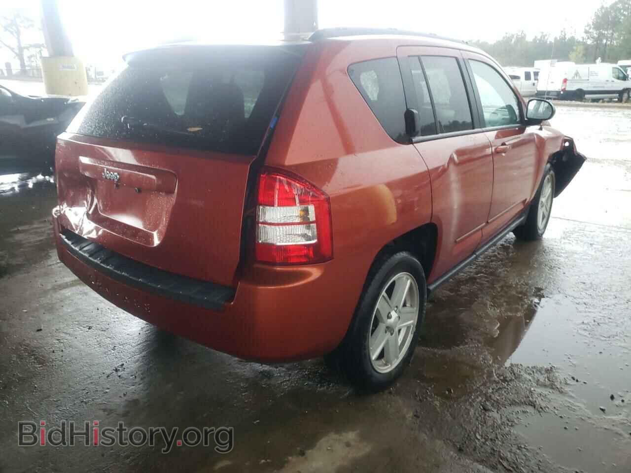 2010 JEEP COMPASS - VIN: 1J4NT4FB1AD549207 - Photo 4