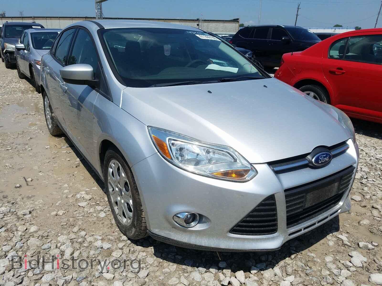 Photo 1FAHP3F28CL447600 - FORD FOCUS 2012