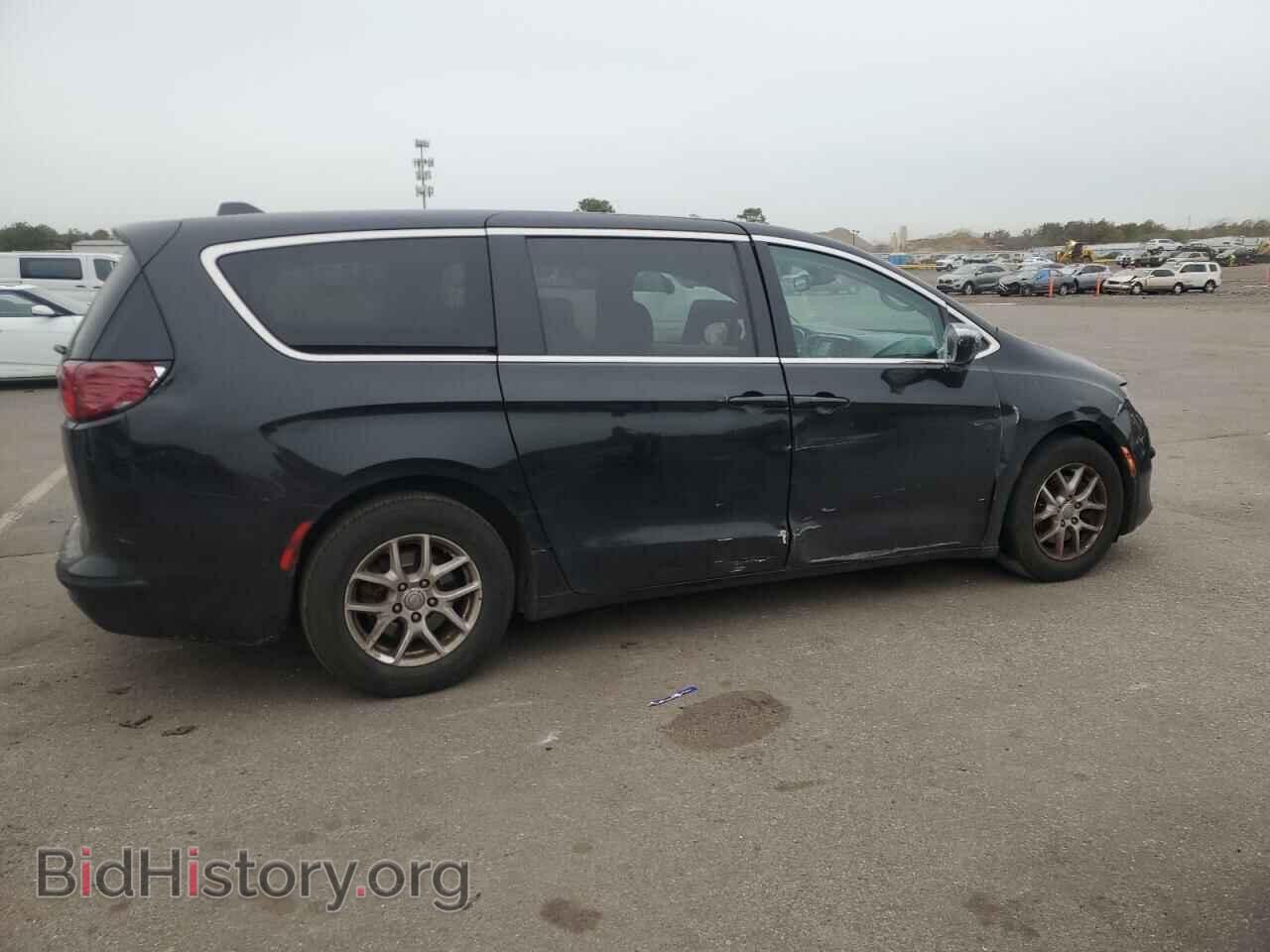 2017 CHRYSLER All Models - VIN: 2C4RC1CG2HR678134 - Photo 3