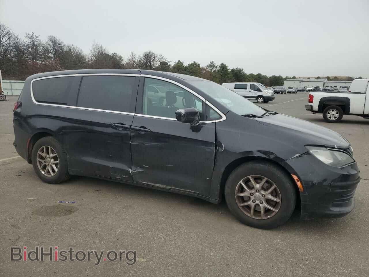 2017 CHRYSLER All Models - VIN: 2C4RC1CG2HR678134 - Photo 4