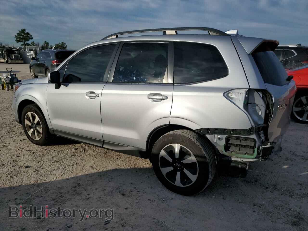 2018 SUBARU FORESTER - VIN: JF2SJAGC8JH552426 - Фото 2