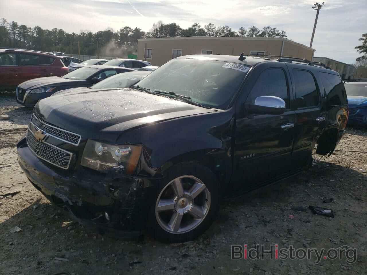 Photo 1GNSCBE05DR183702 - CHEVROLET TAHOE 2013