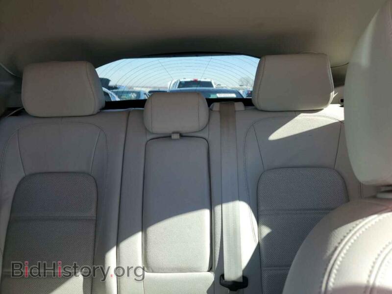 2016 Porsche CAYENNE (VIN WP1AA2A20GLA11455) — photo 10 of 13