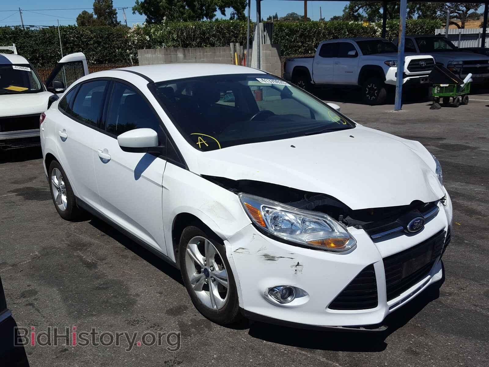 Photo 1FAHP3F21CL392424 - FORD FOCUS 2012