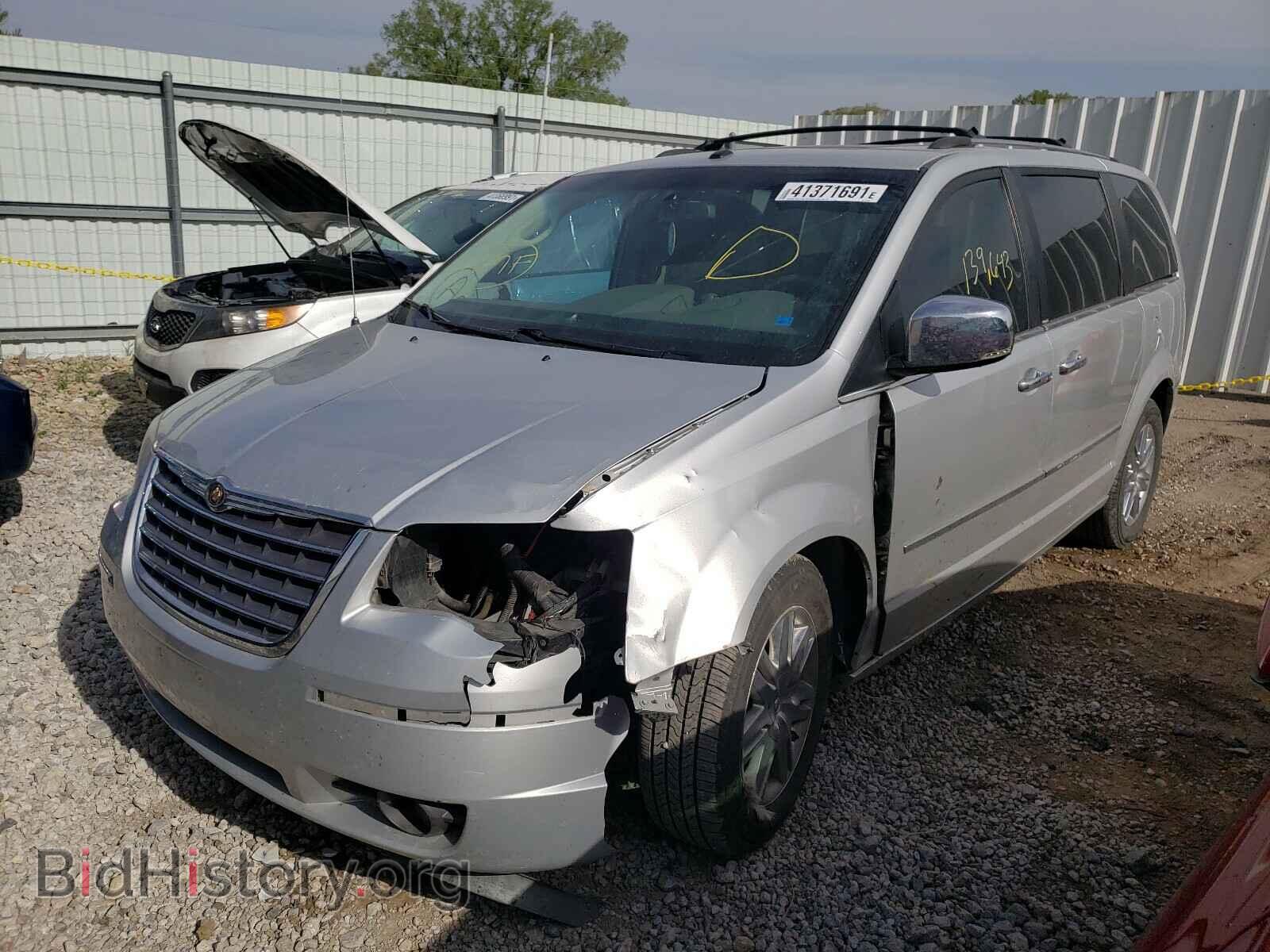 2008 CHRYSLER MINIVAN - VIN: 2A8HR64X28R100484 - Photo 2