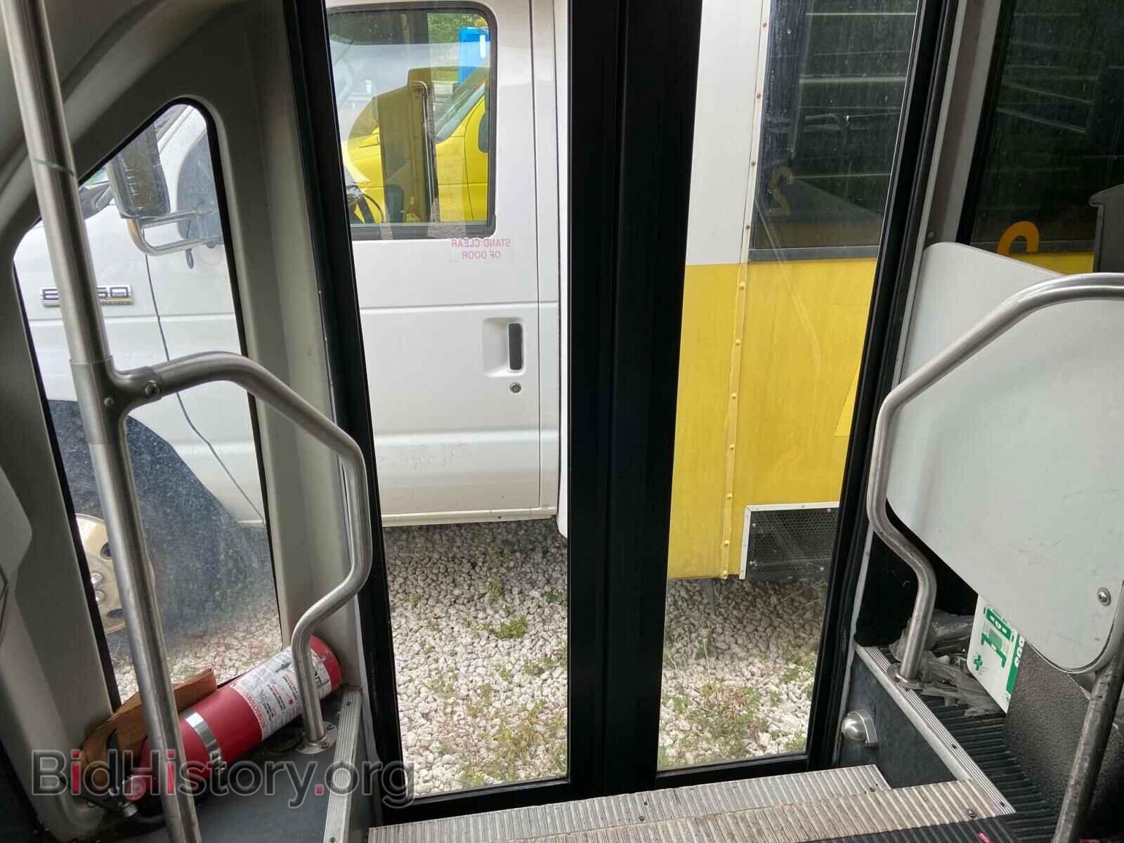 2011 FORD ECONOLINE - VIN: 1FDFE4FS0BDA29632 - Photo 5