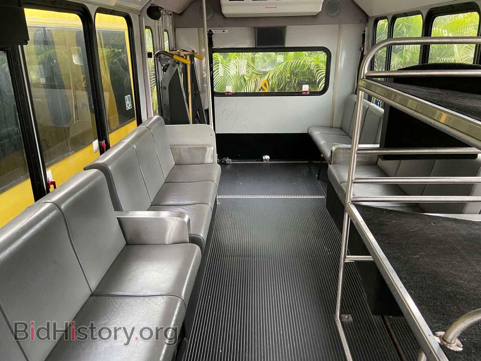 2011 FORD ECONOLINE - VIN: 1FDFE4FS0BDA29632 - Photo 6