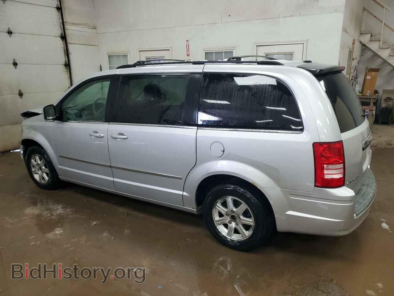 2009 CHRYSLER MINIVAN - VIN: 2A8HR541X9R572813 - Фото 2