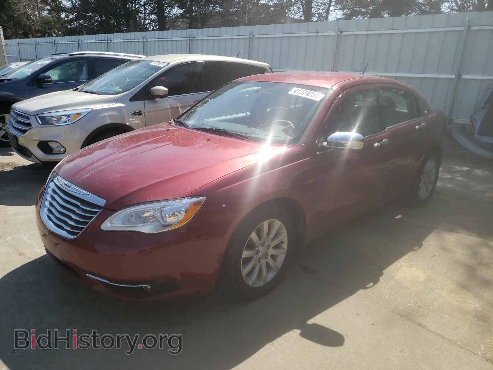 2013 CHRYSLER 200 - VIN: 1C3CCBCG8DN579261 - Фото 2