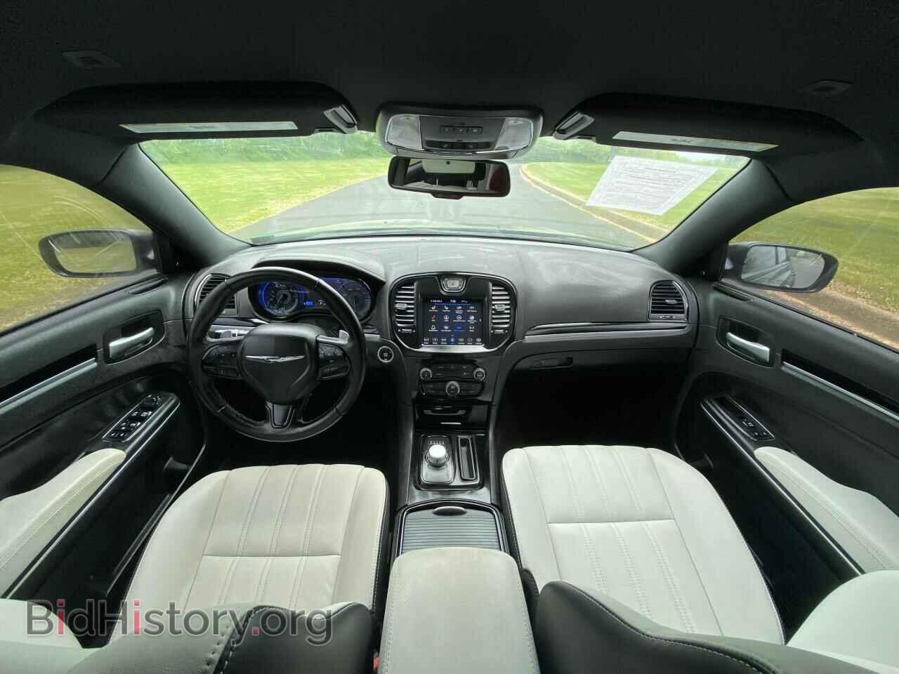 2018 CHRYSLER 300 - VIN: 2C3CCAGG7JH211484 - Photo 9