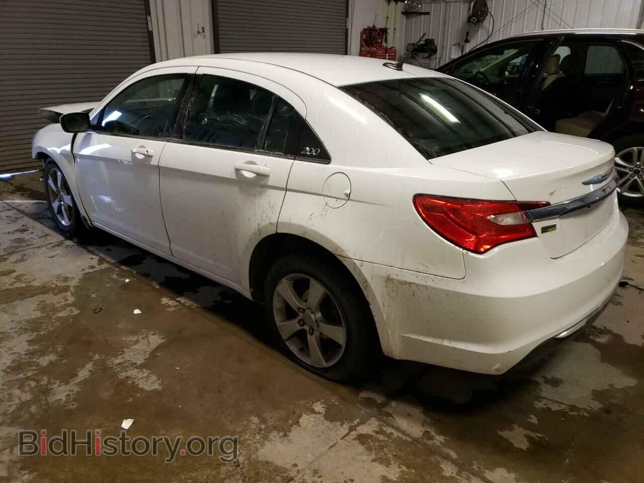 2013 CHRYSLER 200 - VIN: 1C3CCBBG2DN560223 - Фото 2