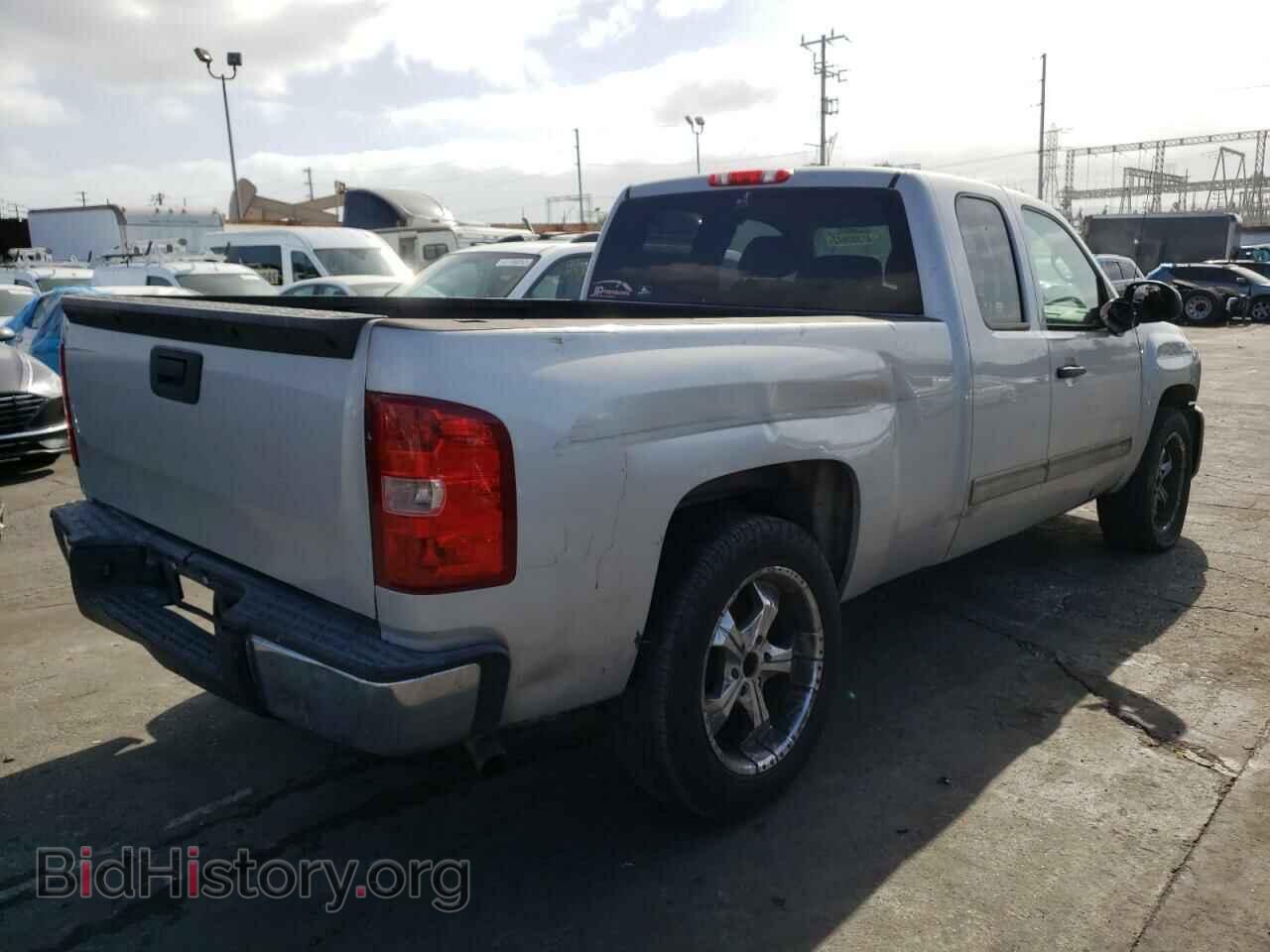 2011 CHEVROLET SILVERADO - VIN: 1GCRCREA5BZ373473 - Photo 4