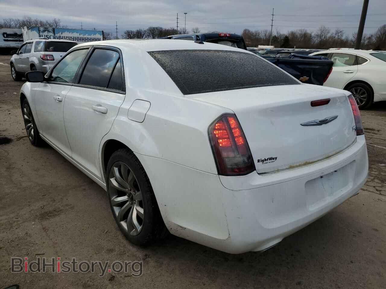 2014 CHRYSLER 300 - VIN: 2C3CCABG6EH320841 - Фото 2