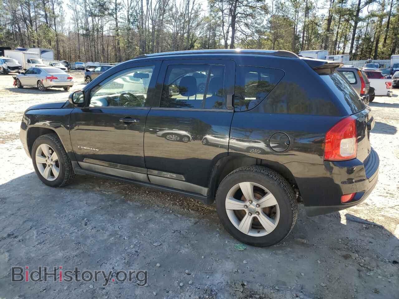 2011 JEEP COMPASS - VIN: 1J4NT1FB5BD137551 - Фото 2