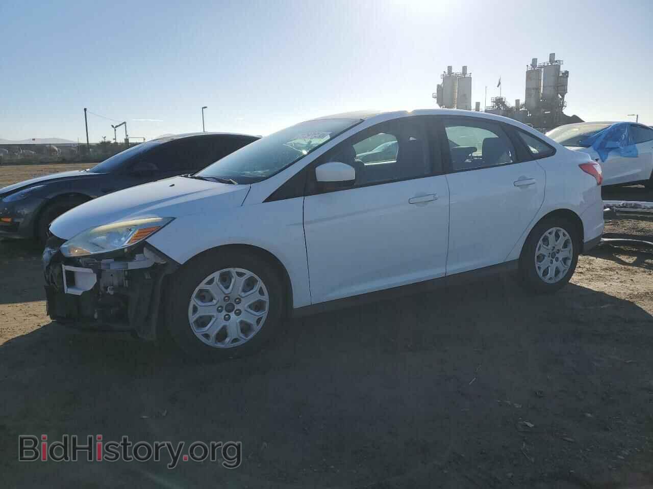 Photo 1FAHP3F28CL478524 - FORD FOCUS 2012