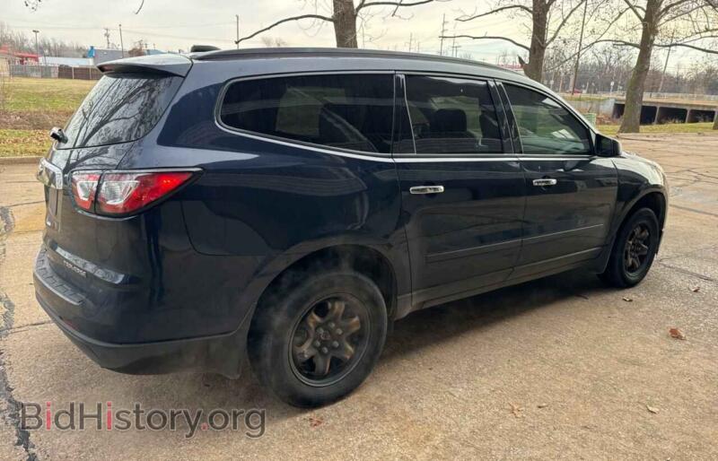 2017 Chevrolet TRAVERSE (VIN 1GNKVFKD4HJ306564) — photo 4 of 10