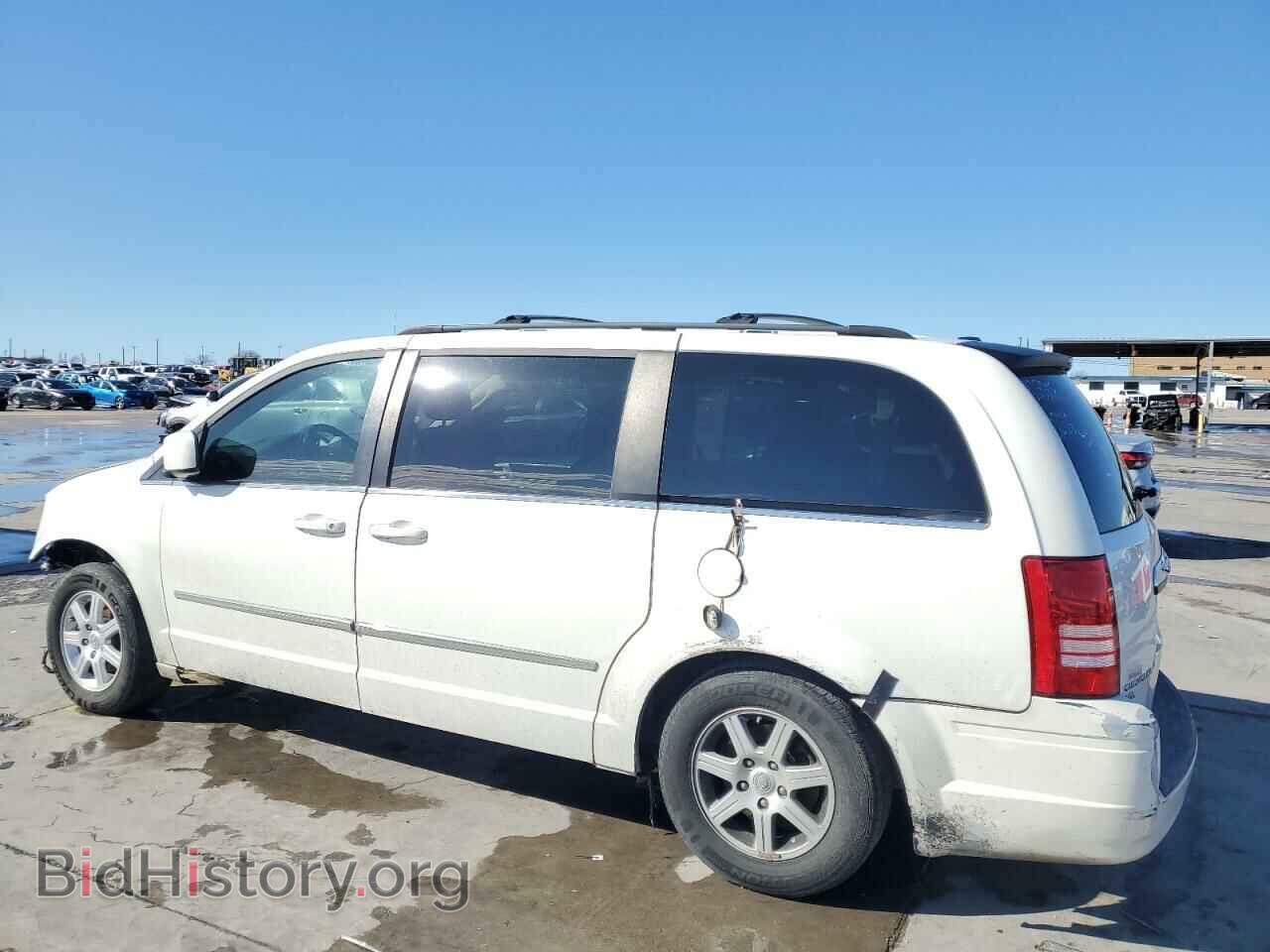2010 CHRYSLER MINIVAN - VIN: 2A4RR8DX1AR428308 - Photo 2