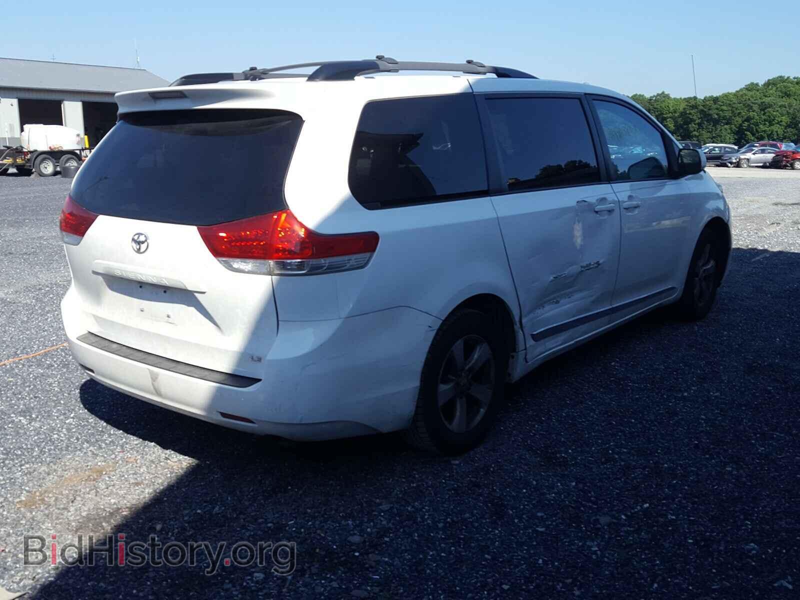 2013 TOYOTA SIENNA - VIN: 5TDKK3DC8DS301997 - Фото 4