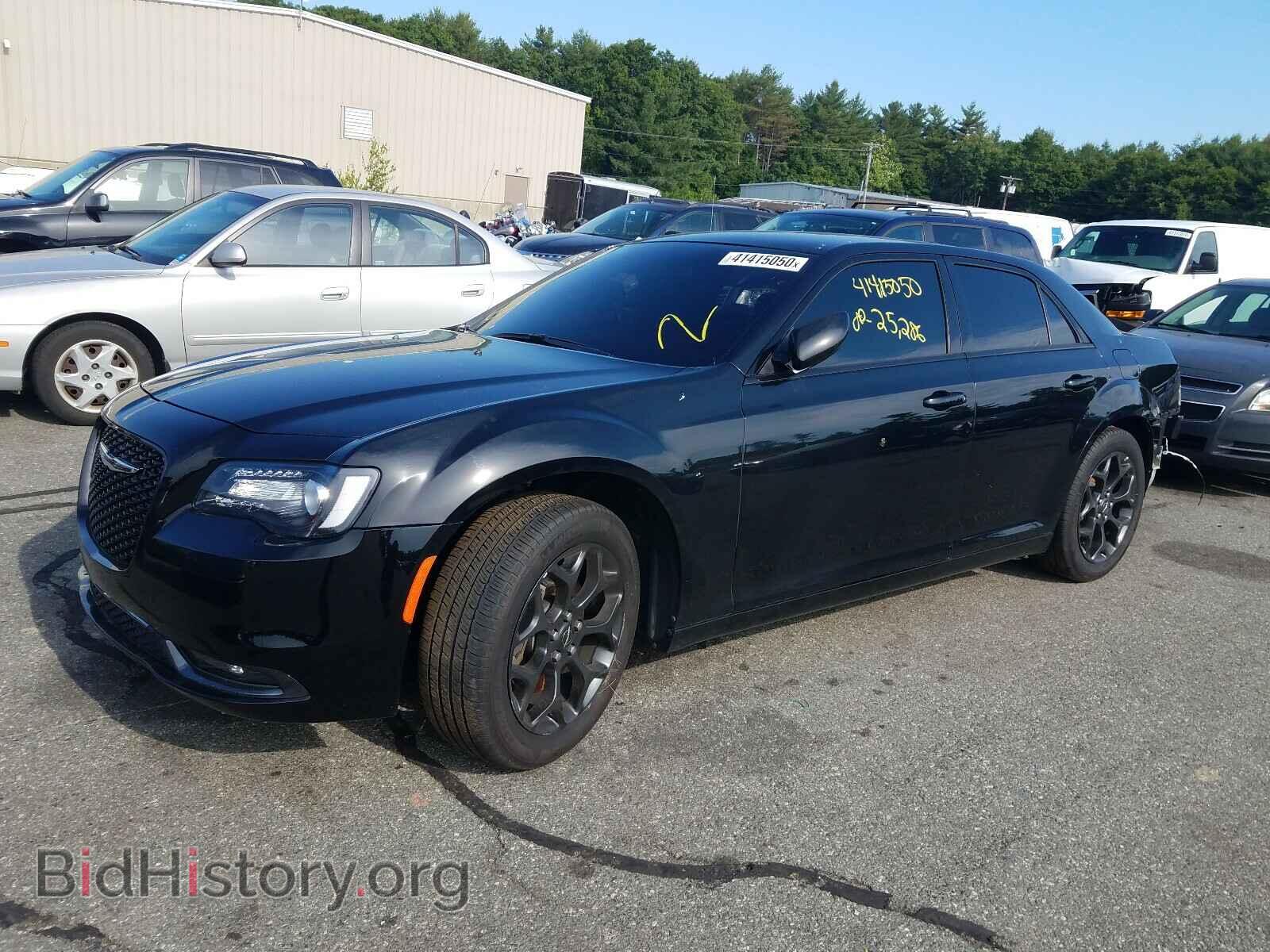 2019 CHRYSLER 300 - VIN: 2C3CCAGG7KH649018 - Фото 2
