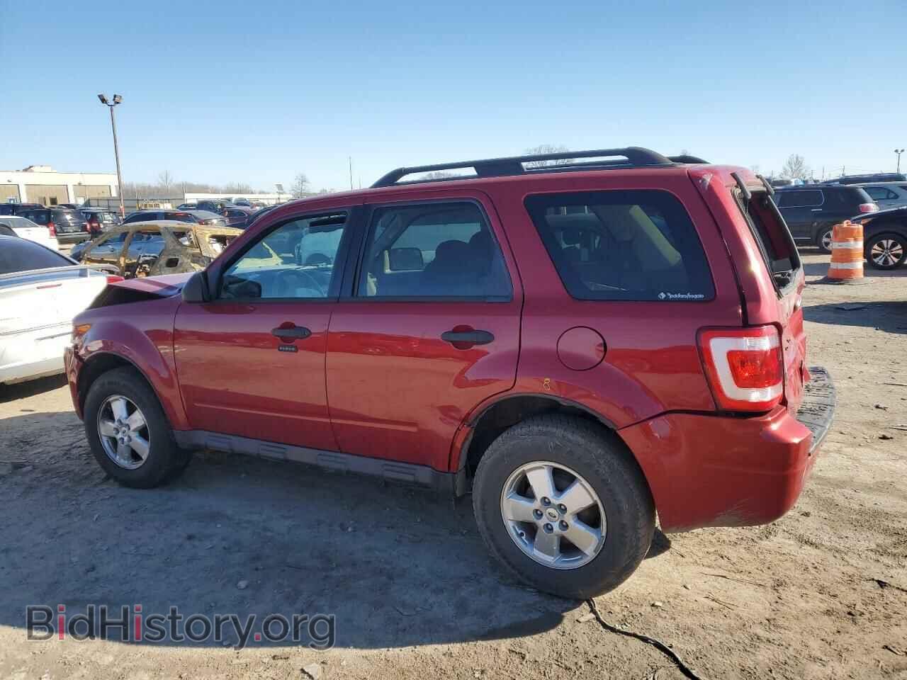 2011 FORD ESCAPE - VIN: 1FMCU9D79BKA67132 - Фото 2