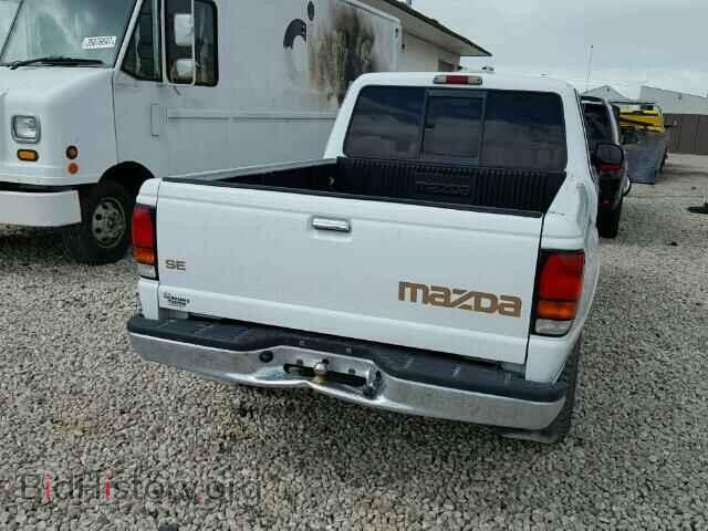 1999 MAZDA B2500 - VIN: 4F4YR16C4XTM40190 - Фото 4
