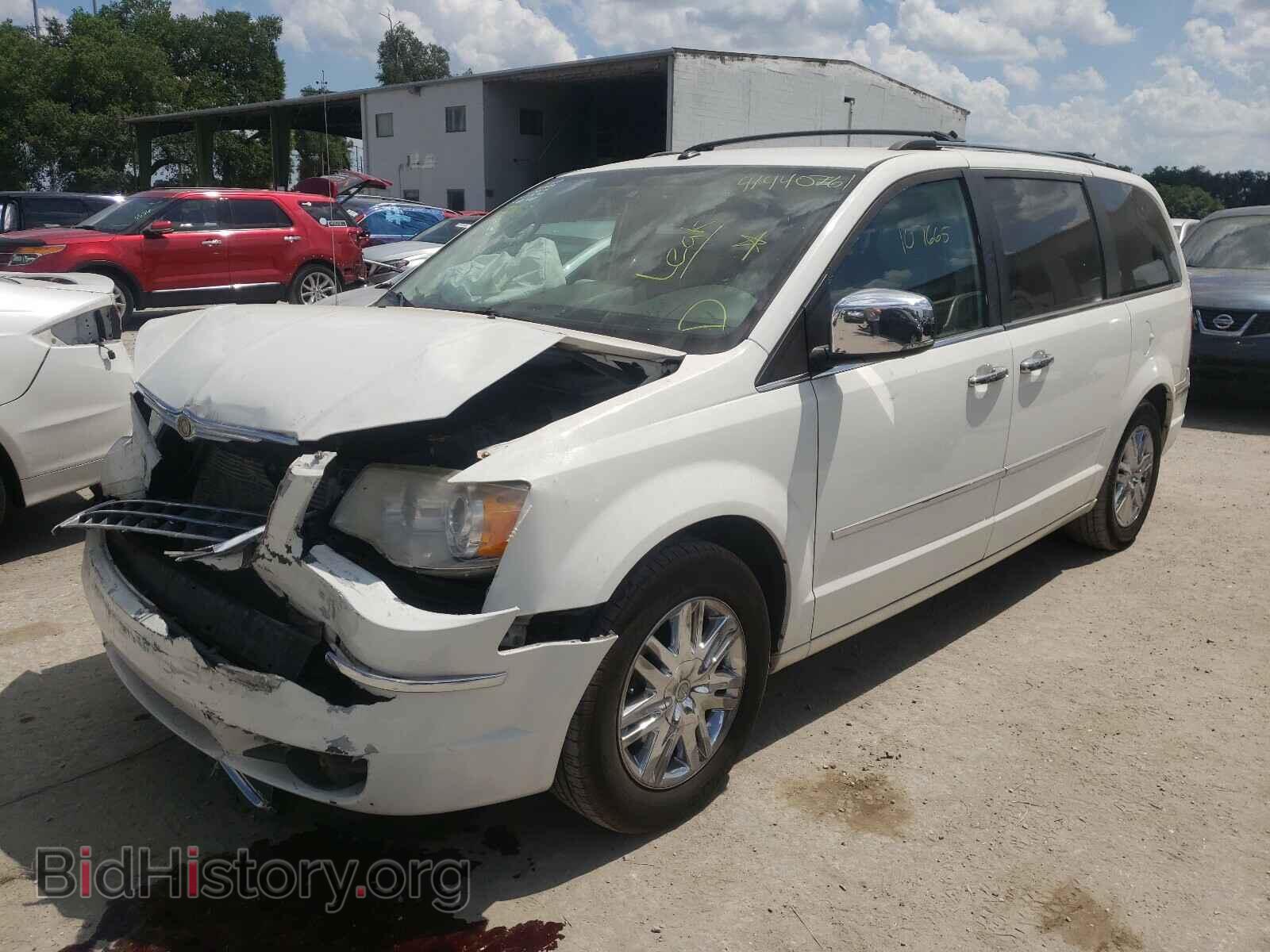 2008 CHRYSLER MINIVAN - VIN: 2A8HR64X88R143176 - Фото 2