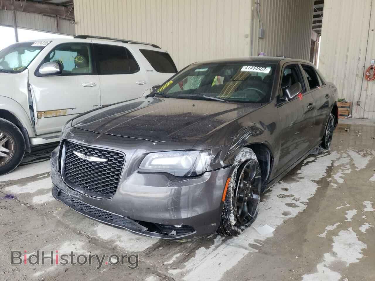 2019 CHRYSLER 300 - VIN: 2C3CCAGG4KH648411 - Photo 2