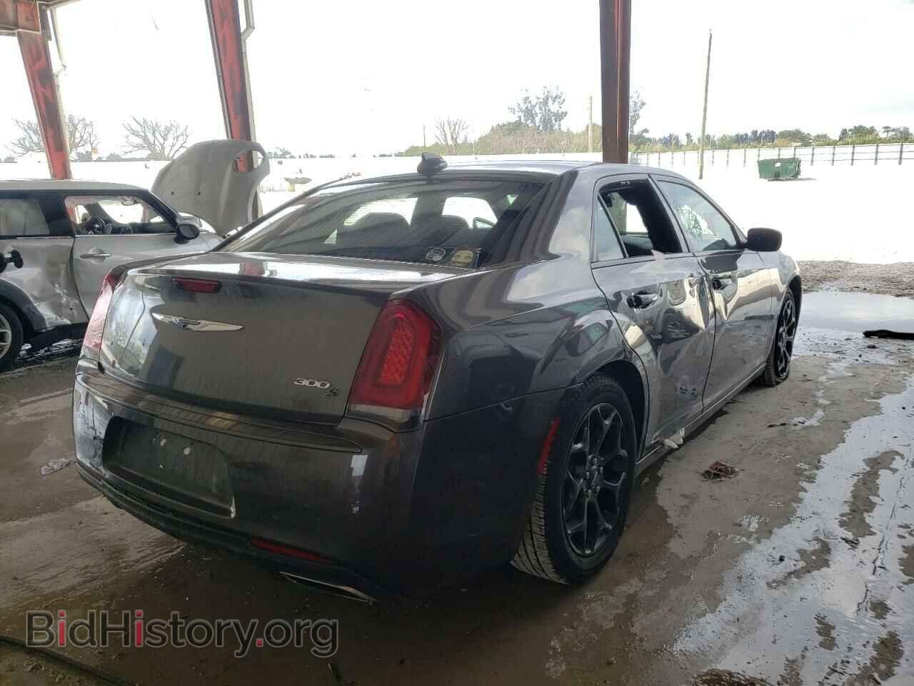 2019 CHRYSLER 300 - VIN: 2C3CCAGG4KH648411 - Photo 4