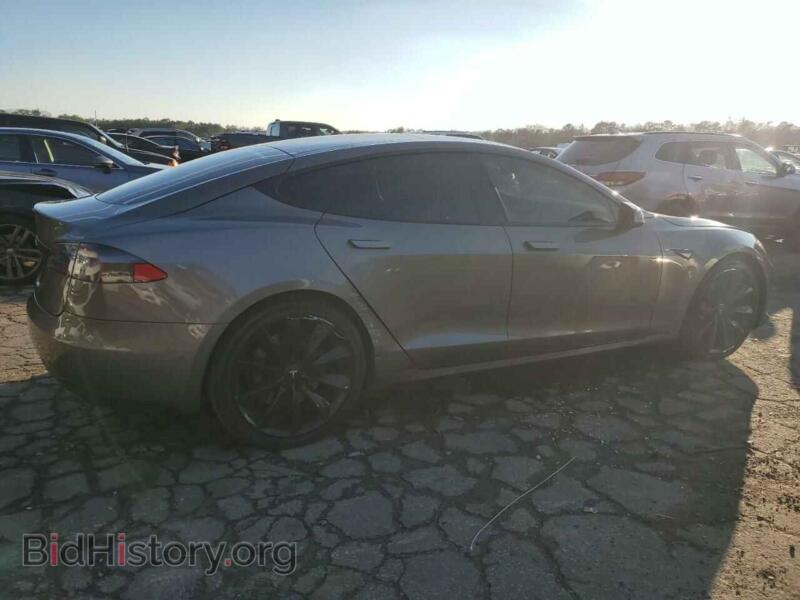 2016 Tesla MODEL S (VIN 5YJSA1E16GF161946) — фото 3 из 12