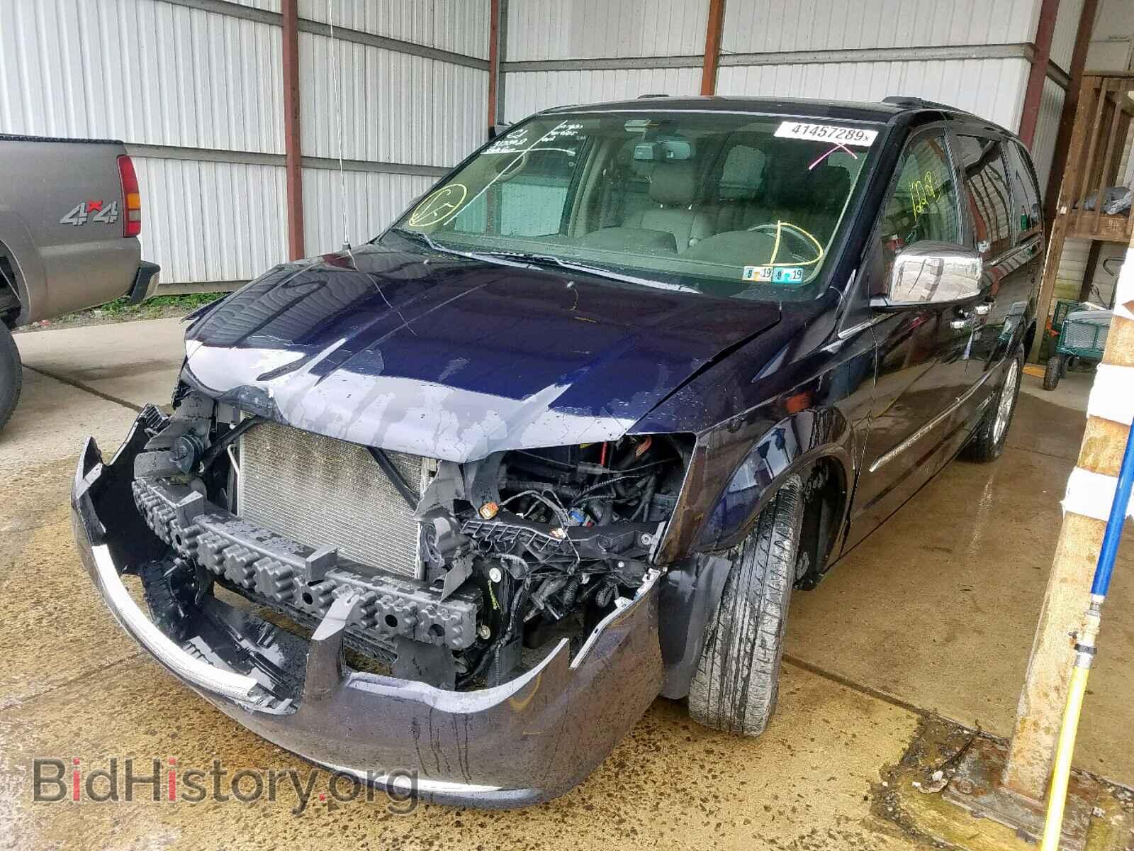 2011 CHRYSLER TOWN & COU - VIN: 2A4RR8DG0BR682027 - Фото 2