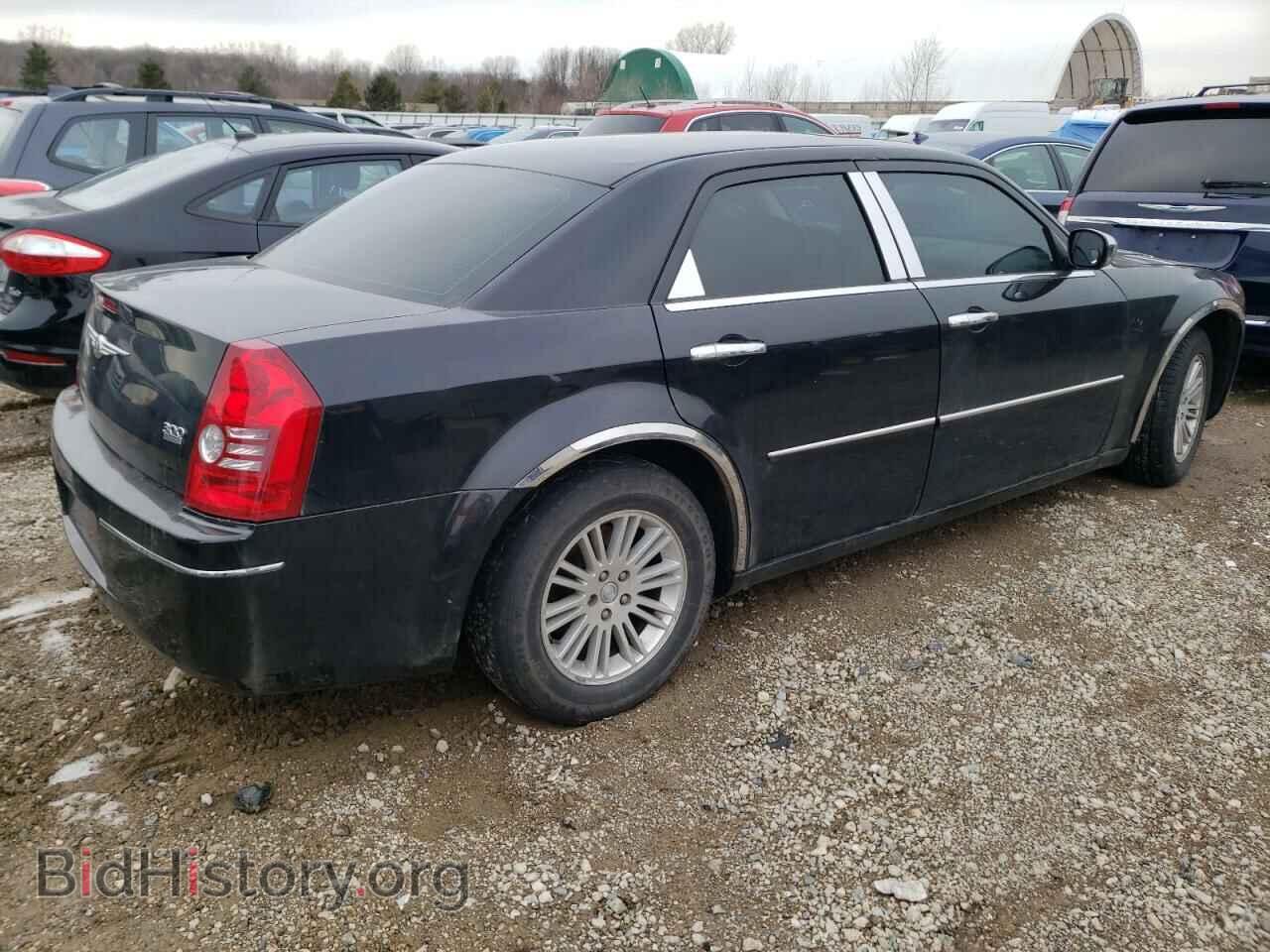 2010 CHRYSLER 300 - VIN: 2C3CA4CDXAH112645 - Фото 3