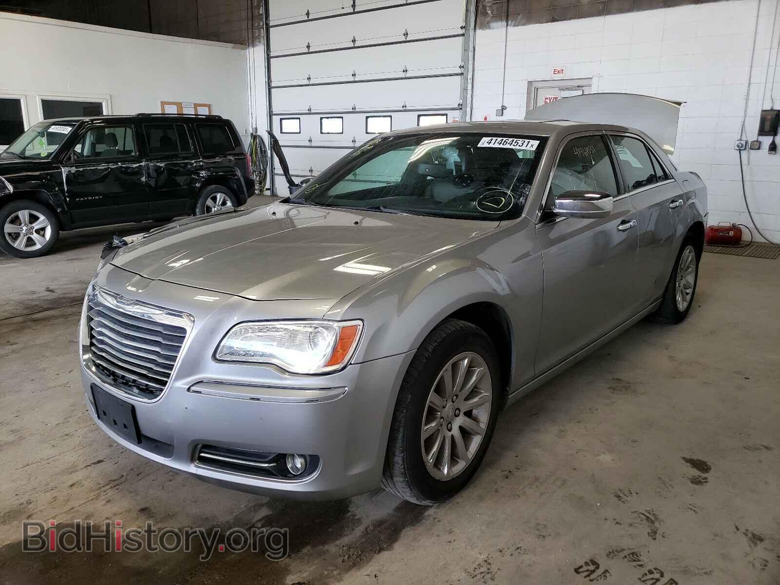 2011 CHRYSLER 300 - VIN: 2C3CA5CG0BH522467 - Фото 2