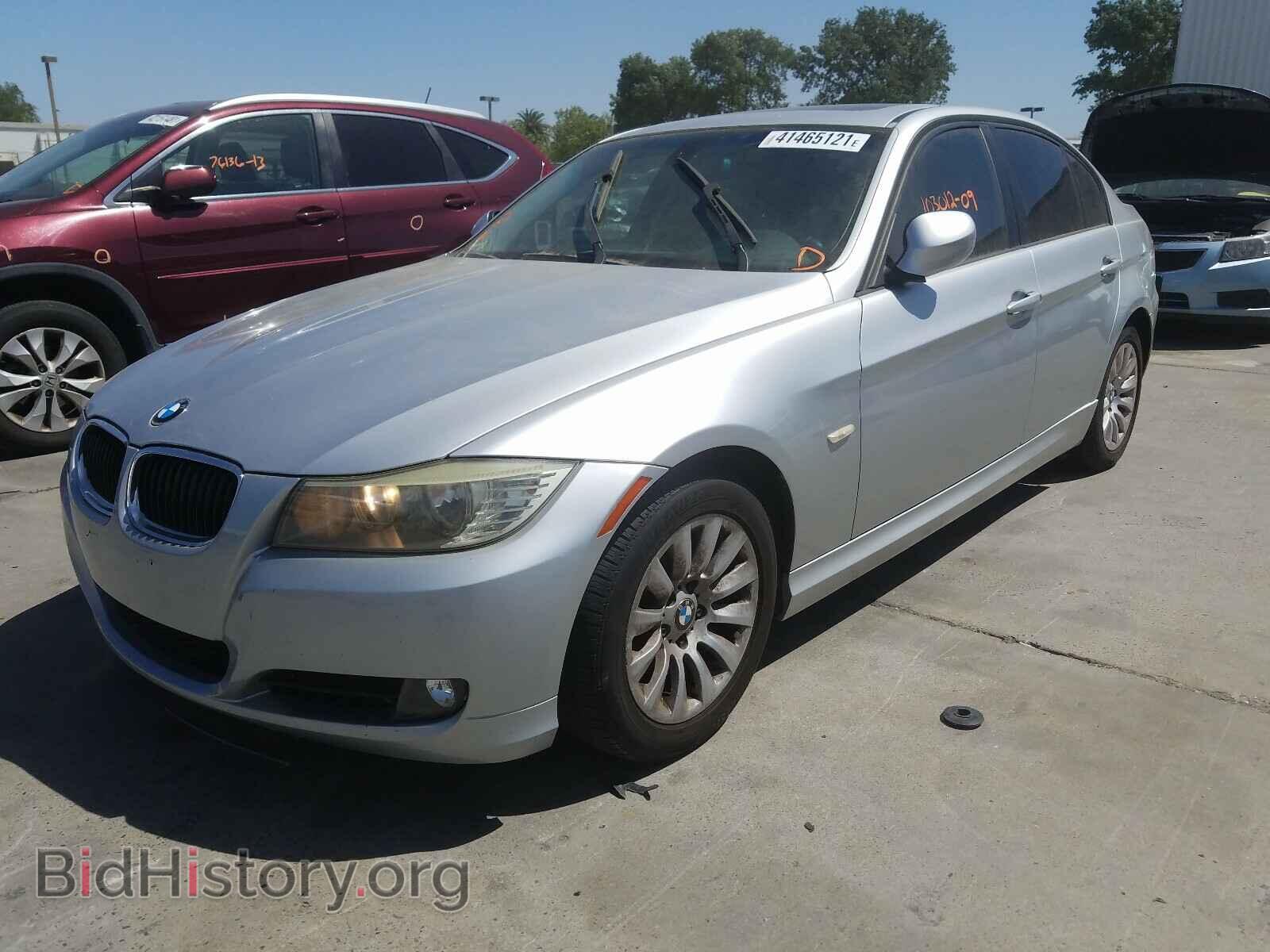 2009 BMW 3 SERIES - VIN: WBAPH53559A434320 - Фото 2