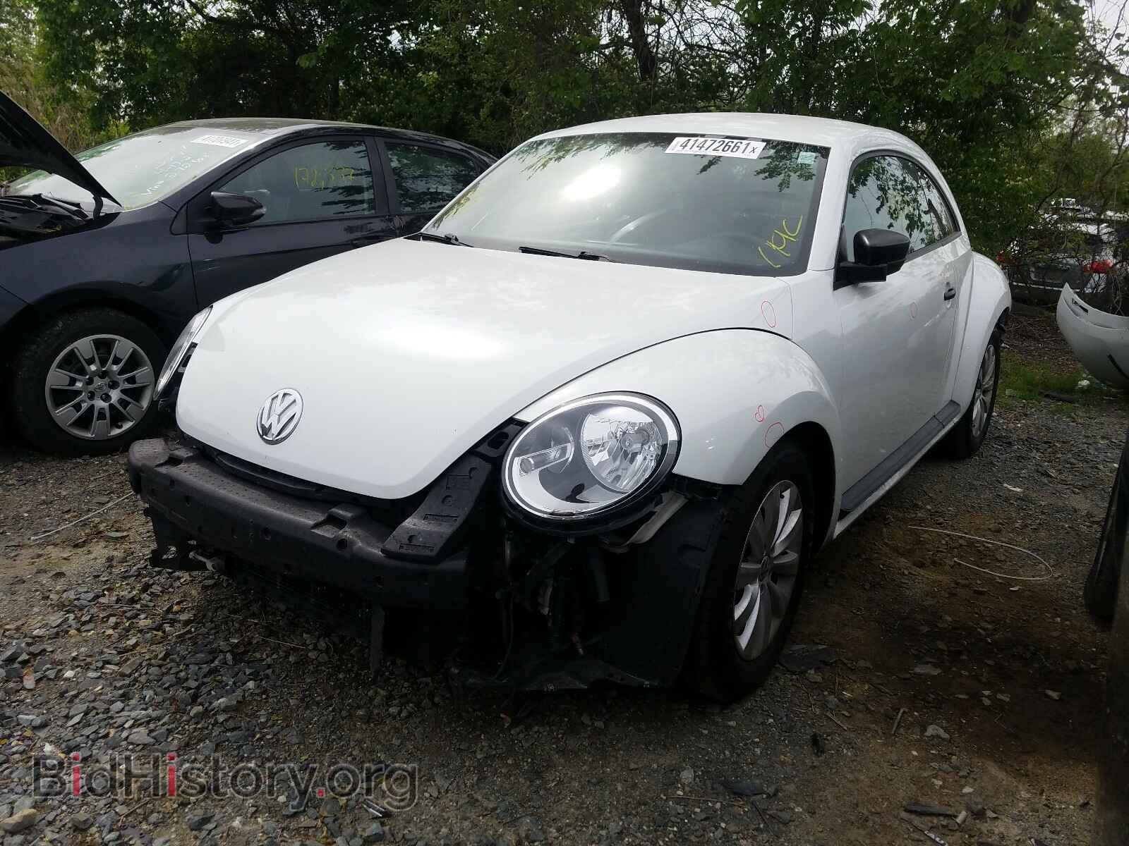 2014 VOLKSWAGEN BEETLE - VIN: 3VWF17AT9EM641027 - Фото 2