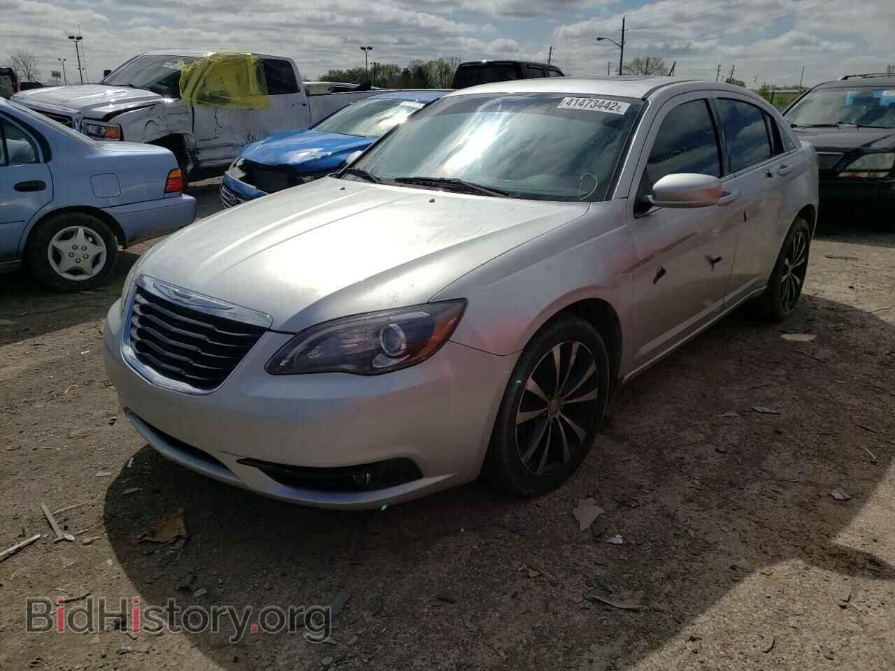 2012 CHRYSLER 200 - VIN: 1C3CCBBG4CN249715 - Фото 2