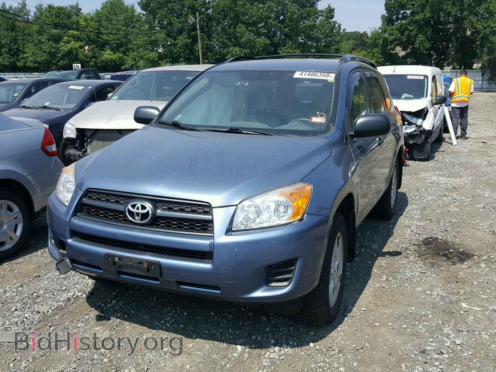 2011 TOYOTA RAV4 - VIN: 2T3BF4DV9BW132385 - Фото 2