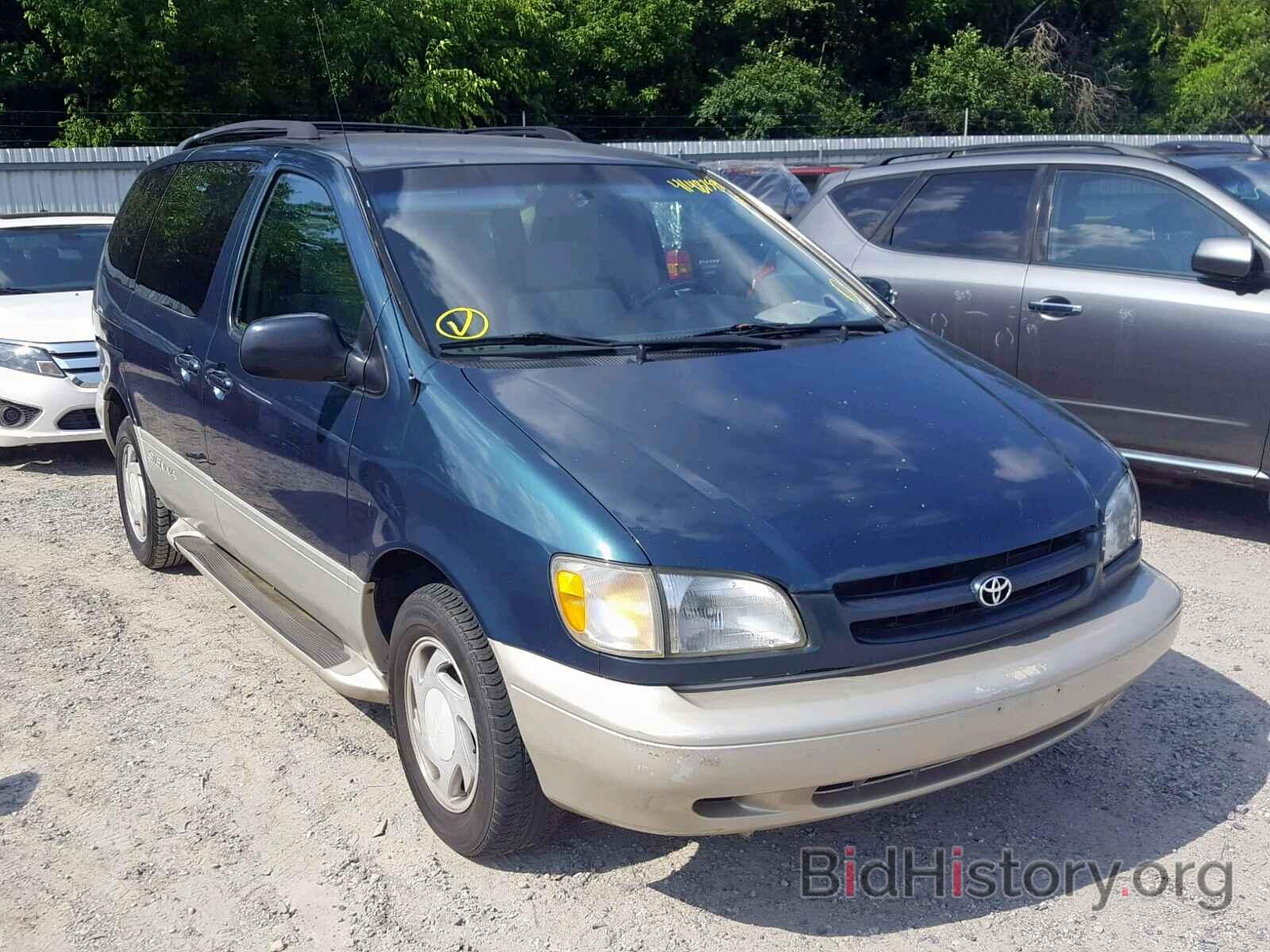 Photo 4T3ZF13CXWU020889 - TOYOTA SIENNA LE 1998