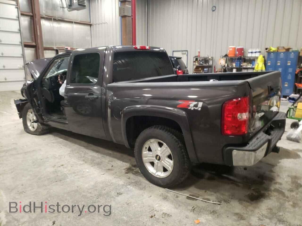 2011 CHEVROLET SILVERADO - VIN: 3GCPKSE33BG299568 - Фото 2
