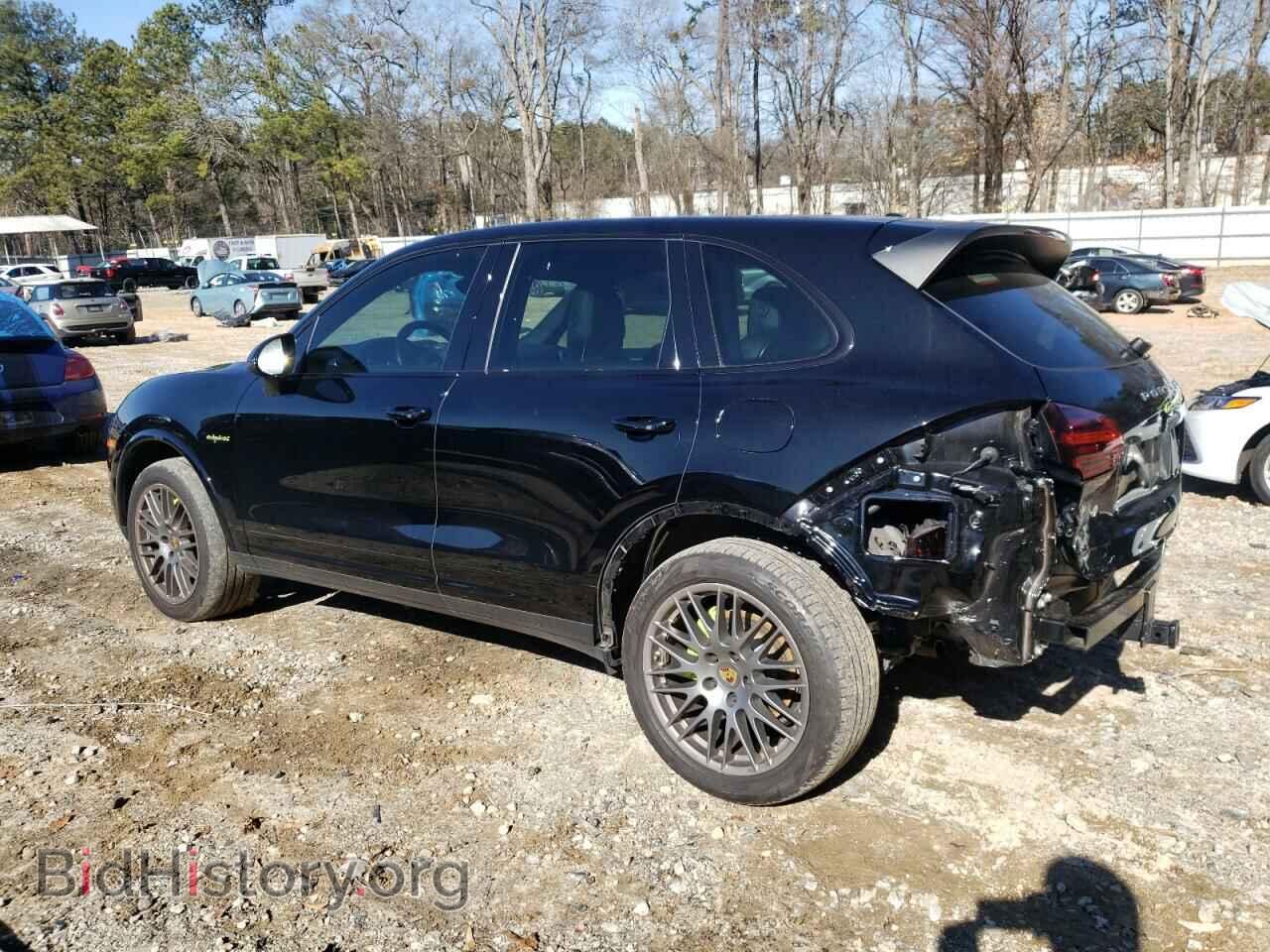 2017 PORSCHE CAYENNE - VIN: WP1AE2A28HLA74390 - Фото 2