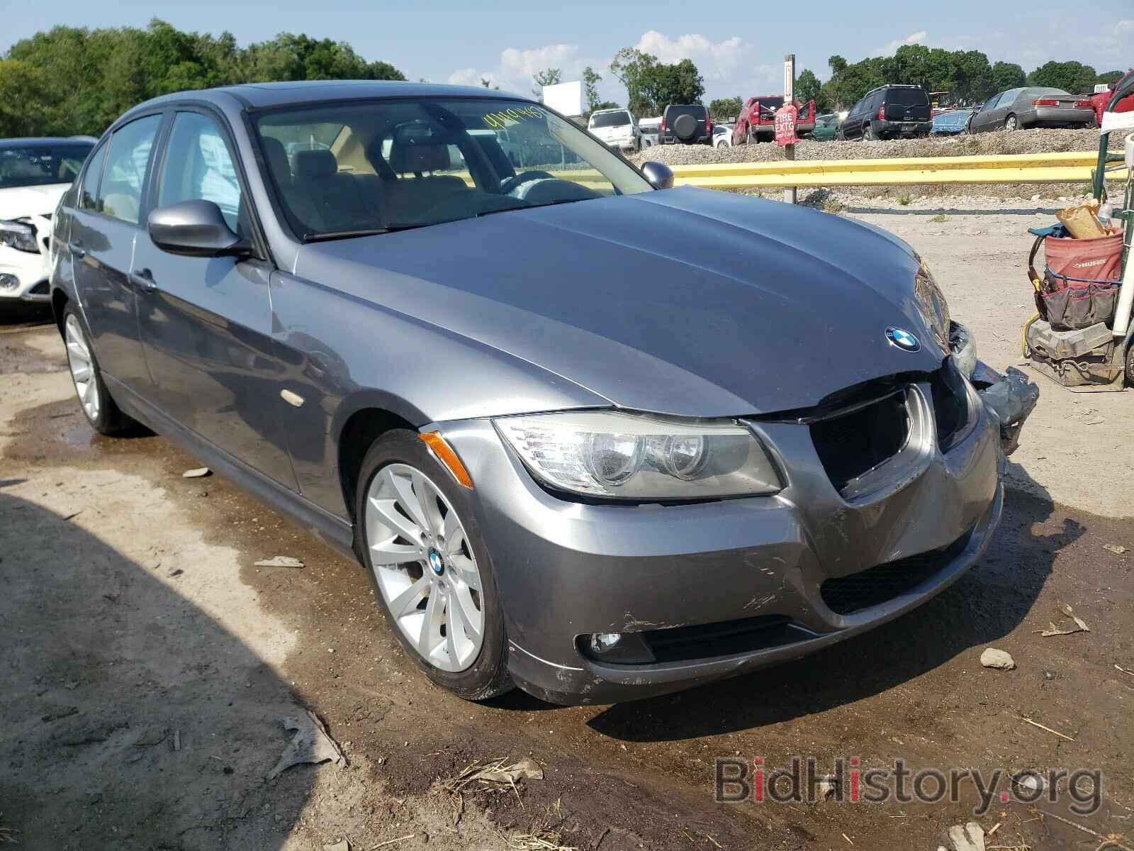 Photo WBAPH7G50BNN06352 - BMW 3 SERIES 2011