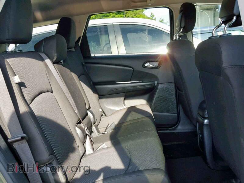 2017 Dodge JOURNEY SE (VIN 3C4PDCAB3HT552532) — photo 6 of 10
