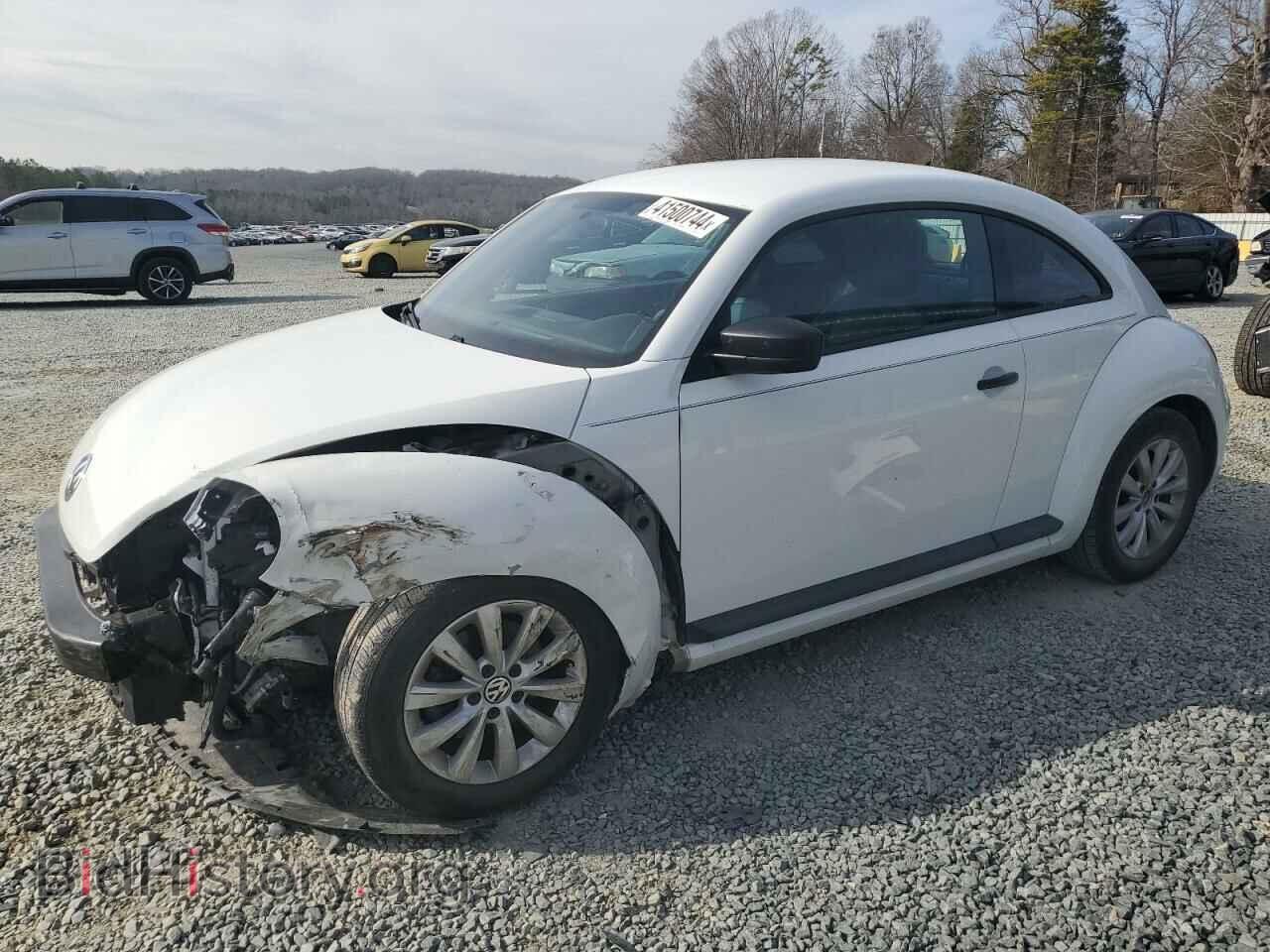 Photo 3VWF17AT5FM640135 - VOLKSWAGEN BEETLE 2015