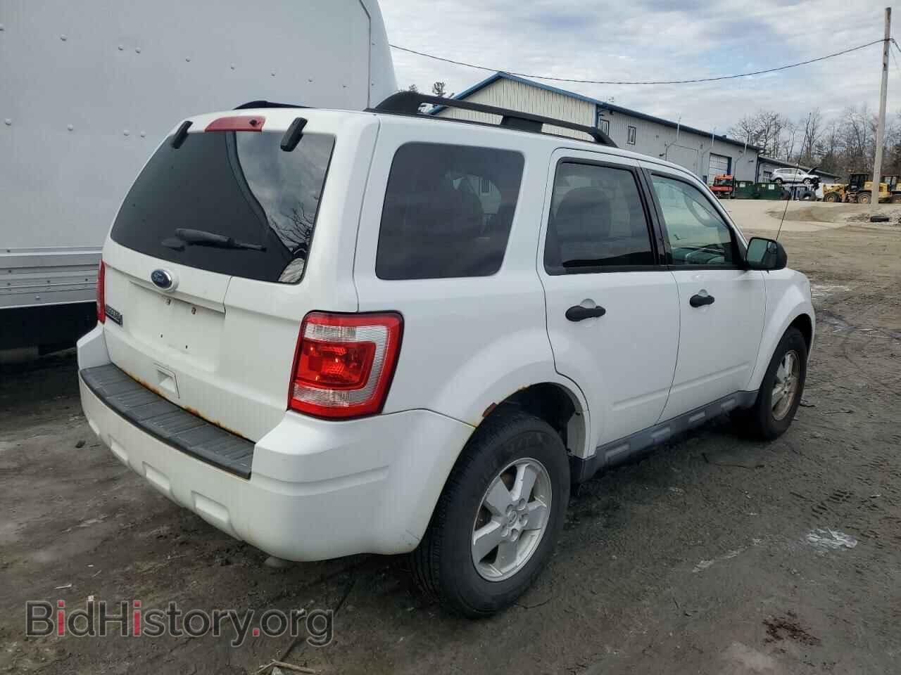 2011 FORD ESCAPE - VIN: 1FMCU9D70BKC11540 - Фото 3