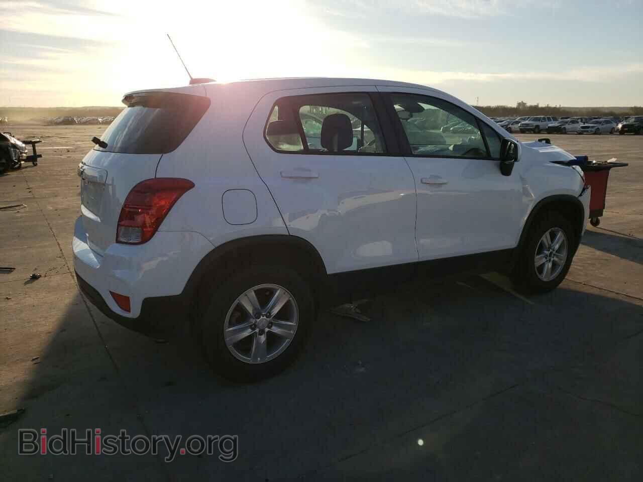 2019 CHEVROLET TRAX - VIN: 3GNCJNSB3KL236533 - Фото 3