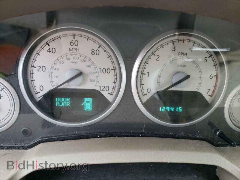 2010 Chrysler MINIVAN (VIN 2A4RR6DX7AR152351) — photo 8 of 10